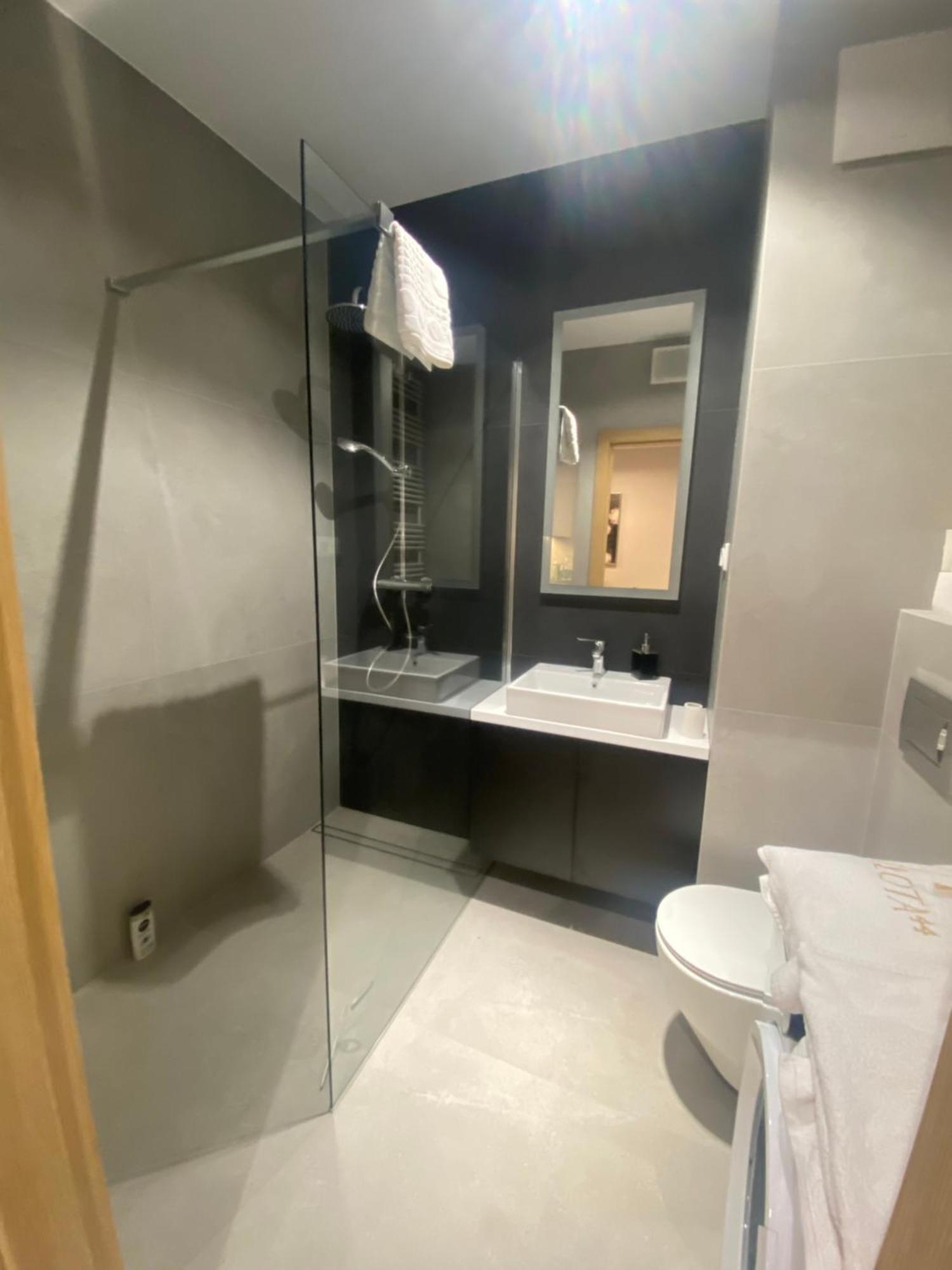 Wiktoryn 6 Piekne Nowe Apartamenty Z Duzymi Balkonami Varsóvia Exterior foto